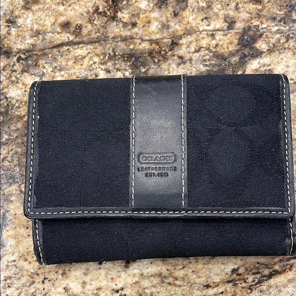 Coach SignatureTri-Fold Wallet